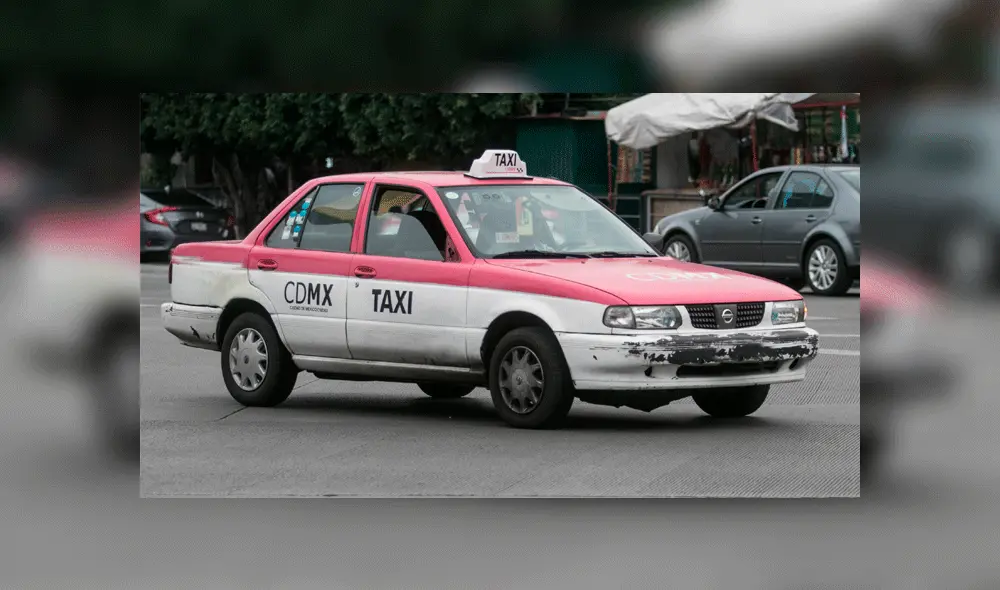 Pasajeros matan a taxista en México