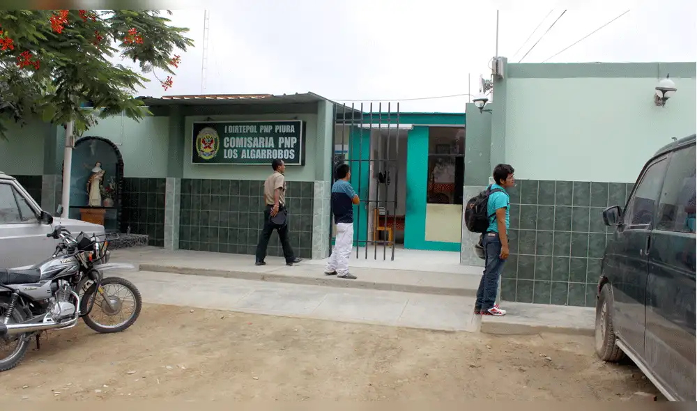 Cuatro delincuentes armados robaron a dos estudiantes en Piura Cuatro delincuentes armados robaron a dos estudiantes en Piura