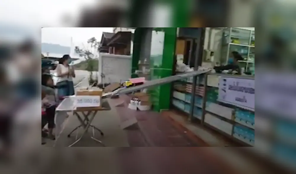 A través de YouTube se hizo viral la ingeniosa idea de una mujer para entregar los productos a sus clientes. A través de YouTube se hizo viral la ingeniosa idea de una mujer para entregar los productos a sus clientes.