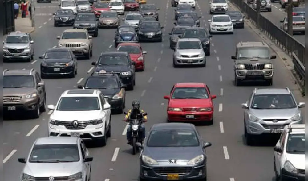 El nuevo sistema 'pico y placa' inició este lunes 27 de julio. (Foto: Andina)
