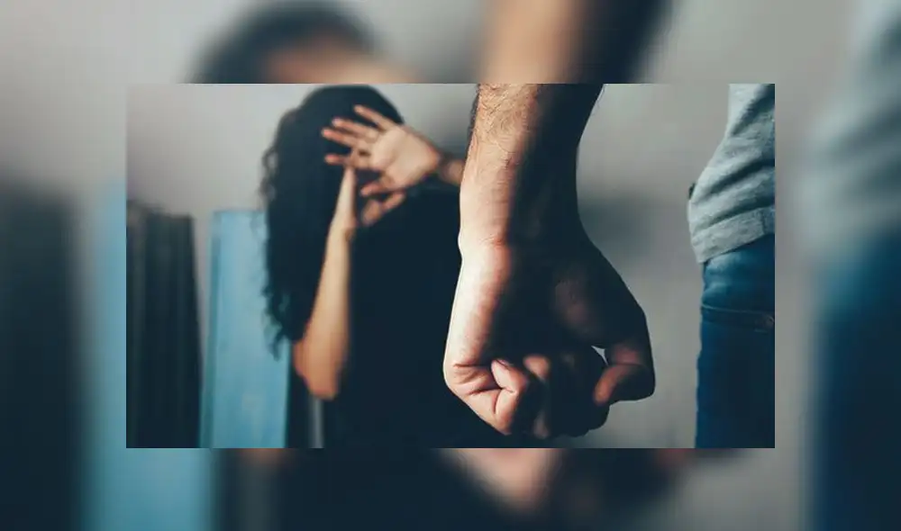 La mujer llegó a dar a luz cuando era menor de edad.