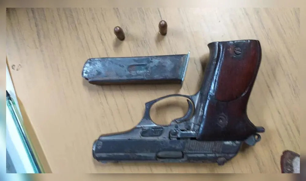 Delincuentes amenzaron a trabajador con armas de fuego. Delincuentes amenzaron a trabajador con armas de fuego.