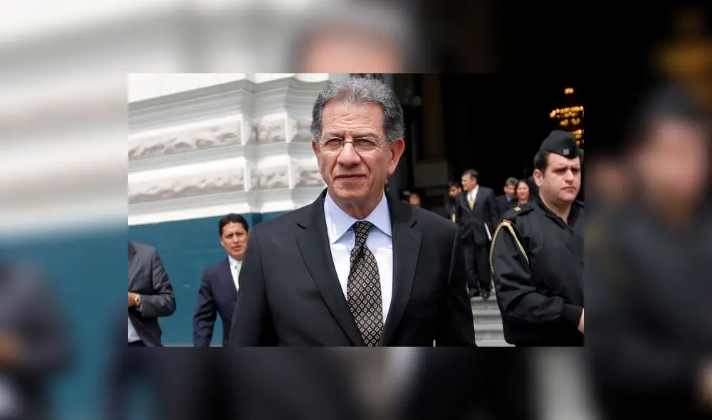 Urviola tuvo tenso intercambio de palabras con Jaime Chincha por disolución del Congreso