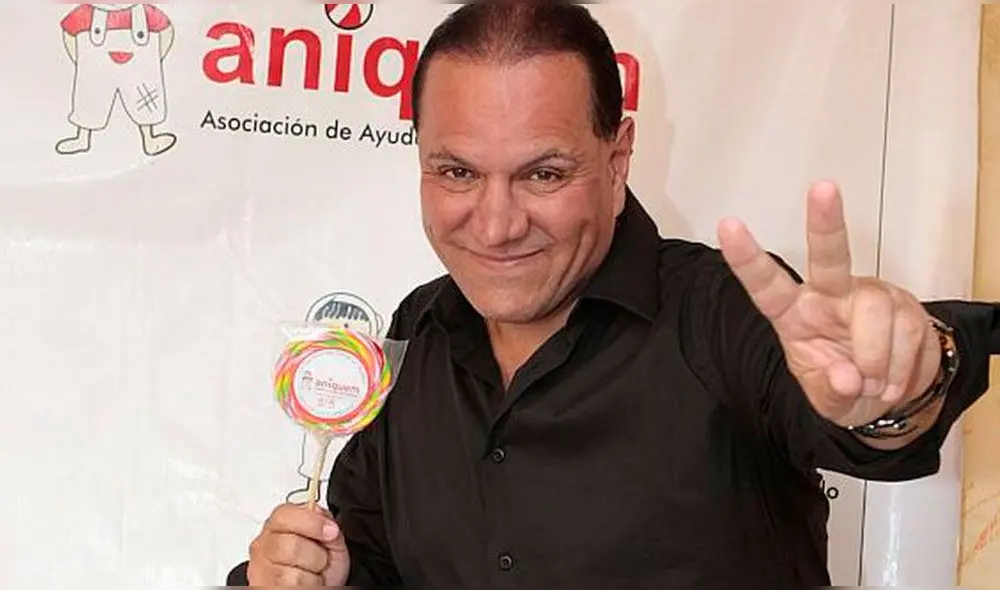 Cámaras de "Magaly TV: La Firme" grabaron a la expareja de 'Brad Pizza' en compañía de un joven. Cámaras de "Magaly TV: La Firme" grabaron a la expareja de 'Brad Pizza' en compañía de un joven.