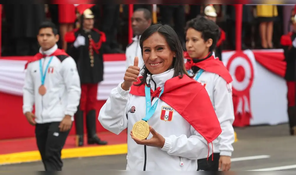 Gladys Tejeda perdió una carrera y cocina para su madre por no tener zapatillas [VIDEO]