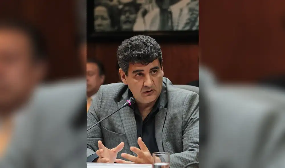 Según Zegarra, Villarán les dijo que Favre cobraba 150.000 dólares