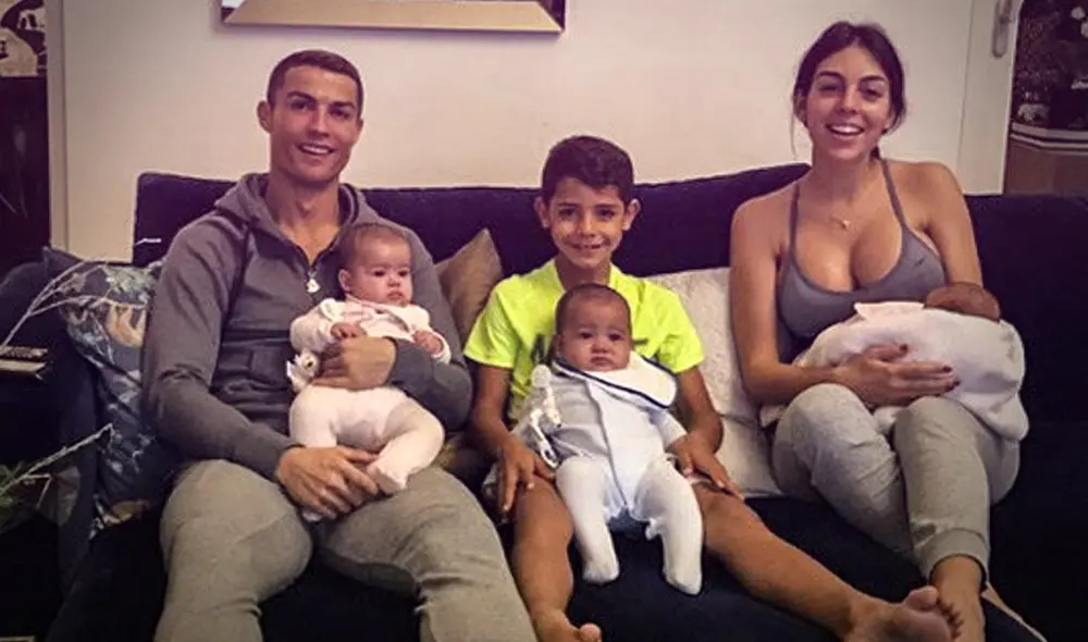 Dolores Aveiro se recupera junto a sus hijos Cristiano, Katia y Elma. (Foto: Difusión) Dolores Aveiro se recupera junto a sus hijos Cristiano, Katia y Elma. (Foto: Difusión)