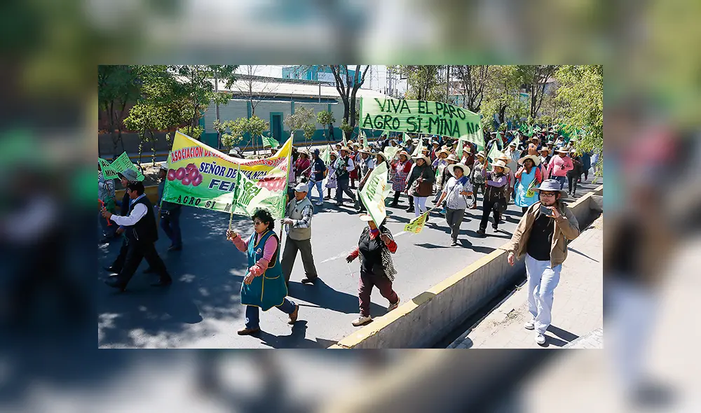 Tía María. Este conflicto ya cobró la vida de siete peruanos en gobiernos de García y Humala. Tía María. Este conflicto ya cobró la vida de siete peruanos en gobiernos de García y Humala.