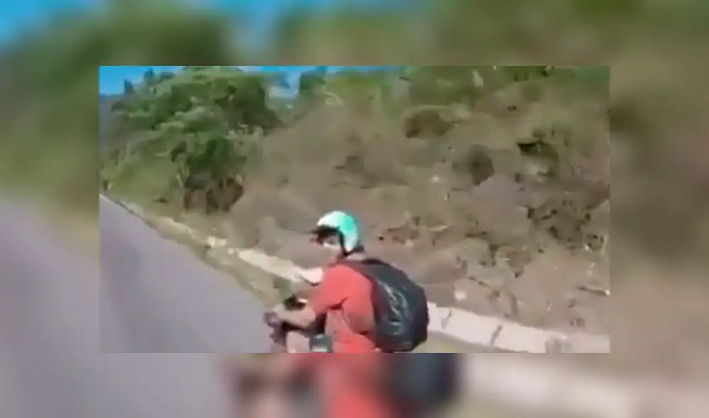 Joven se encuentra con su mejor amigo, lo saluda en plena carretera y ocasiona aparatoso accidente. Joven se encuentra con su mejor amigo, lo saluda en plena carretera y ocasiona aparatoso accidente.