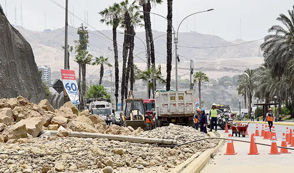 Volumen. Derrumbe ocurrió entre Barranco y Chorrillos.