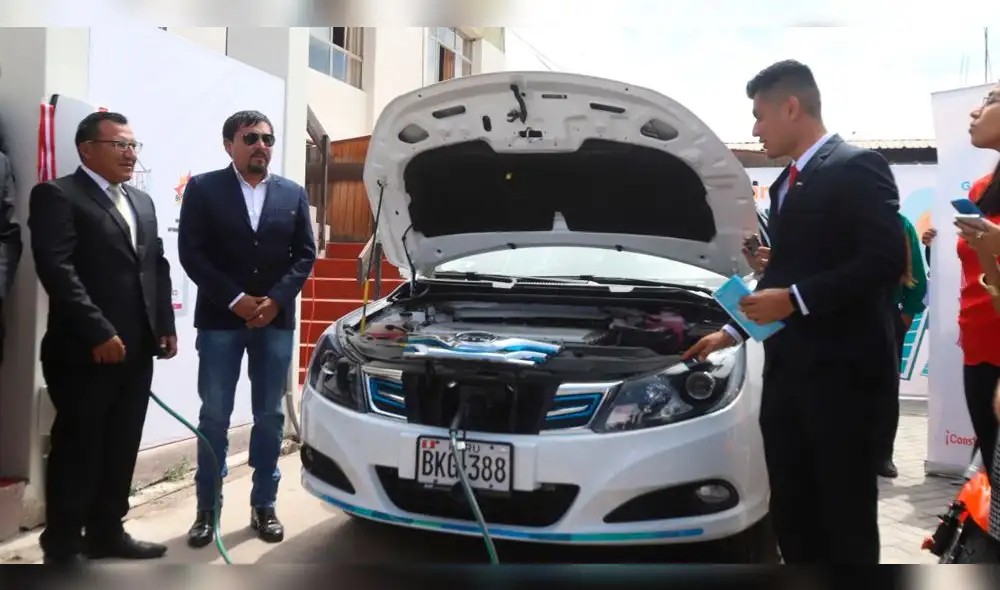 Inauguran primer grifo eléctrico gratuito en Arequipa. Inauguran primer grifo eléctrico gratuito en Arequipa.