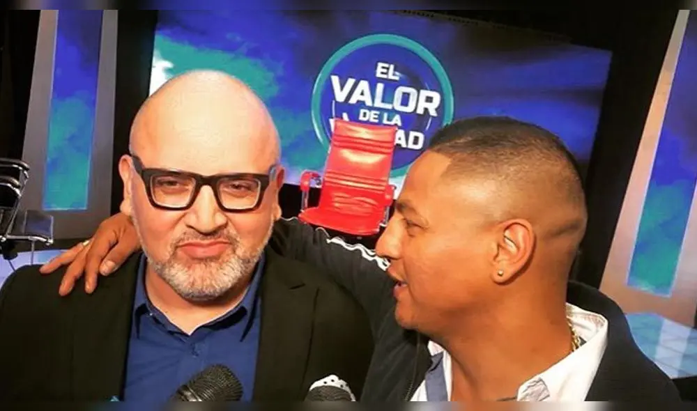 Beto Ortiz usa foto de Jonathan Maicelo desnudo para promocionar “El valor de la verdad”