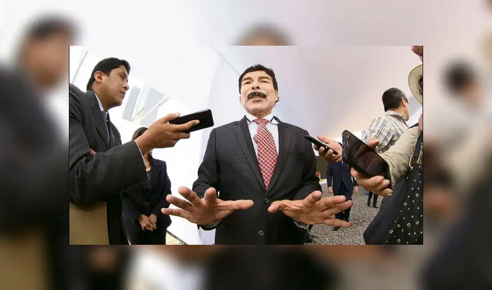 Alcalde de Arequipa llama vándalos a transportistas 