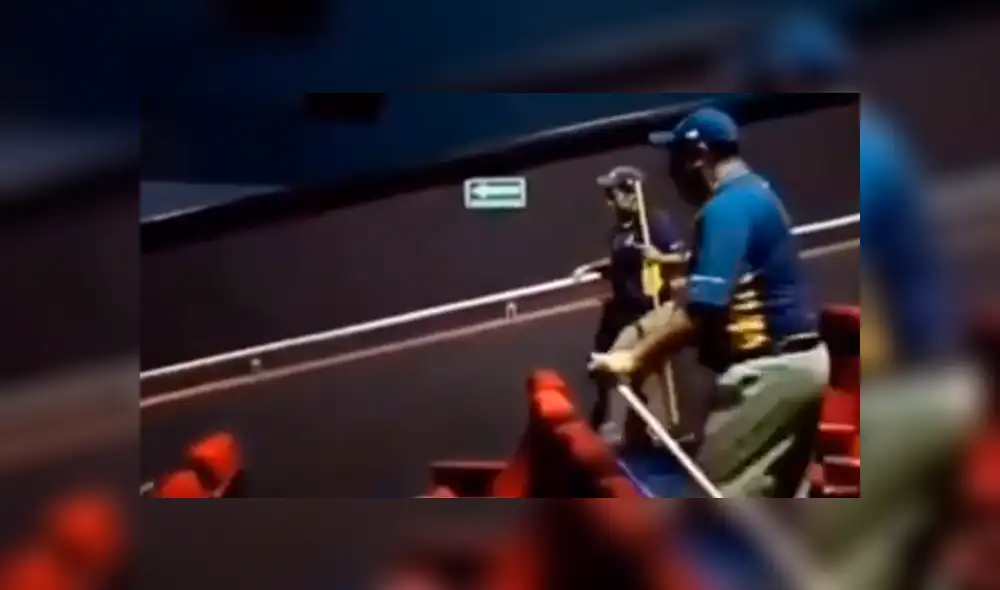 Facebook viral: brutal caída sufre empleada de Cinépolis mientras limpiaba la sala [VIDEO]