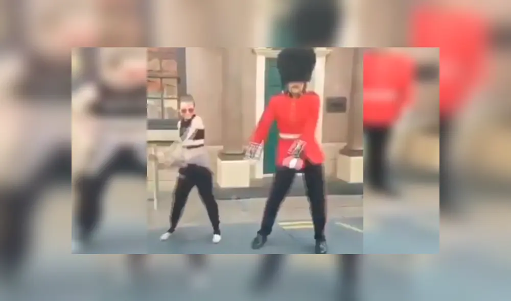 Video es viral en Facebook. La chica creyó que el oficial permanecería inmóvil mientras ella bailaba; sin embargo, ocurrió algo que ella nunca imaginó. Foto: Captura. Video es viral en Facebook. La chica creyó que el oficial permanecería inmóvil mientras ella bailaba; sin embargo, ocurrió algo que ella nunca imaginó. Foto: Captura.