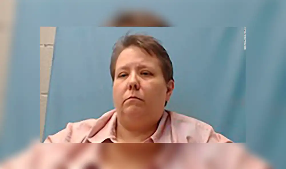 Jerri Kelly fue acusada de cuatro cargos de asalto agravado, falso encarcelamiento y poner en peligro el bienestar de un menor.