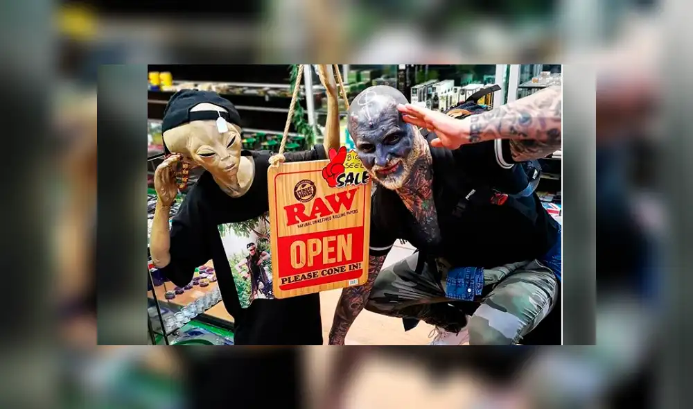 Vía Facebook: hombre se hizo tatuaje en el rostro y ahora luce irreconocible [FOTOS]