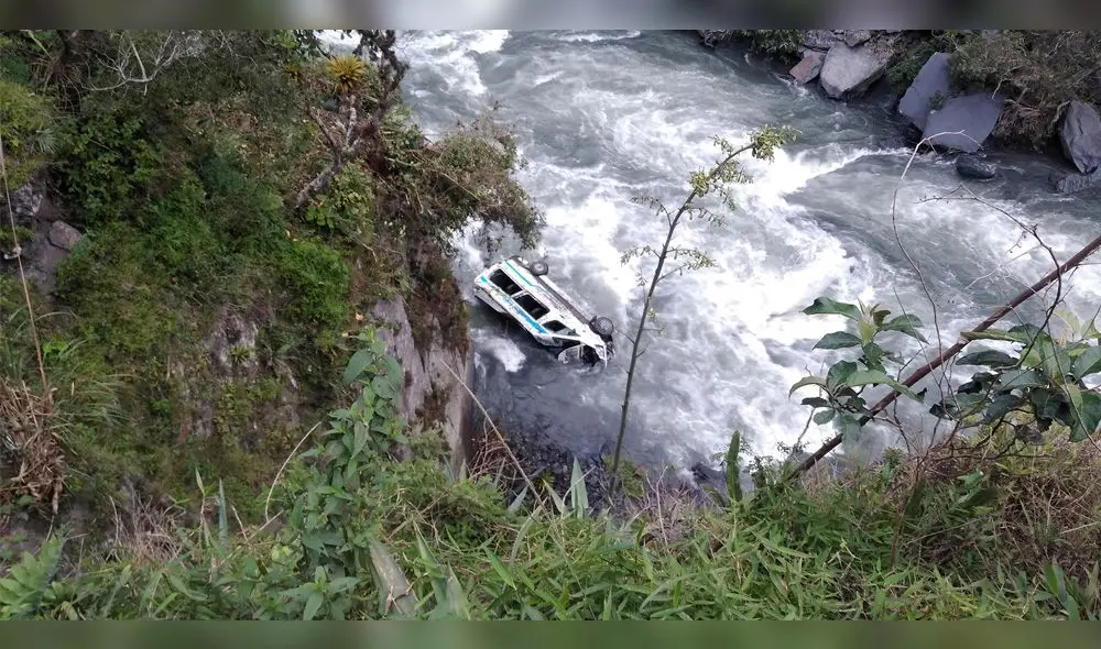Puno: Miniván cae a río Inambari y deja 2 muertos y varios desaparecidos [VIDEO Y FOTOS]