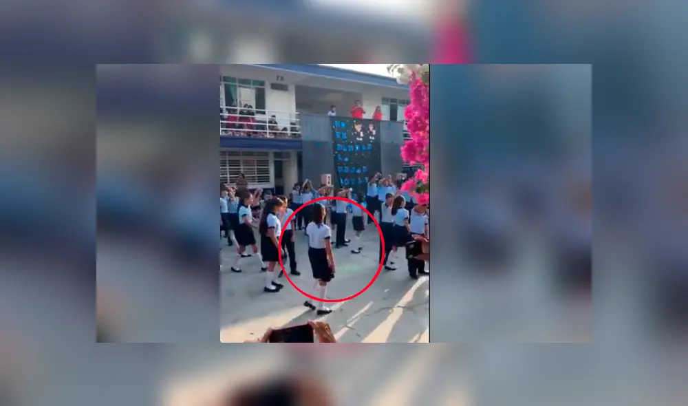 Facebook viral: padre ve que su hija no tiene pareja en actuación y baila con ella [VIDEO]
