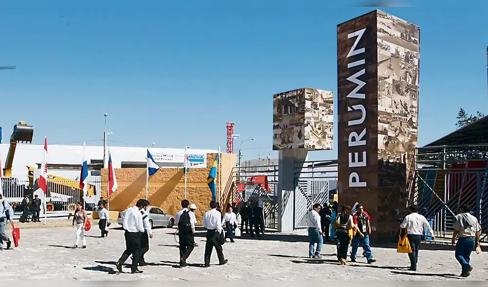 Perumin. Convención en medio de marcha macrorregional. Perumin. Convención en medio de marcha macrorregional.