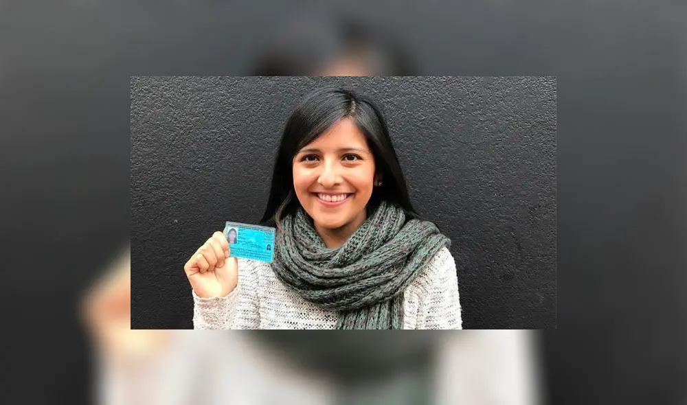 ¿Por qué no puedes sonreír en la foto de tu DNI?