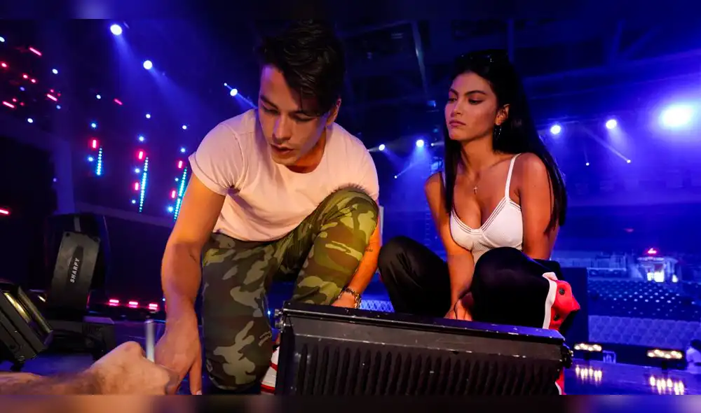 Marielena Dávila y Manolo González: así lucieron los conductores de los Premios Juventud