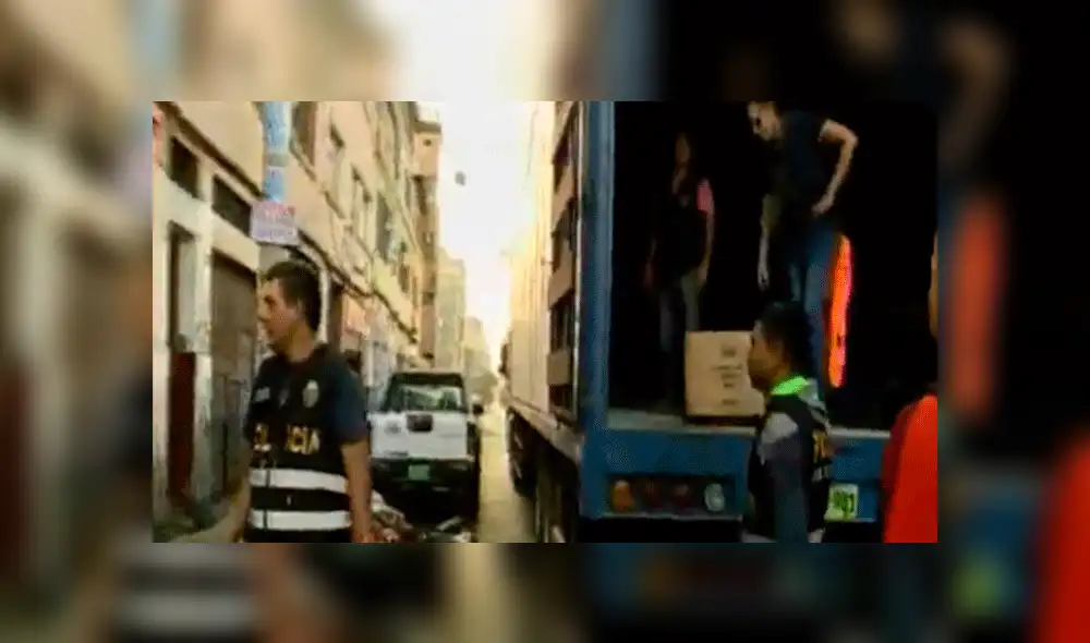 Organización religiosa vendía ropa que fue donada para damnificados por el Niño Costero [VIDEO]