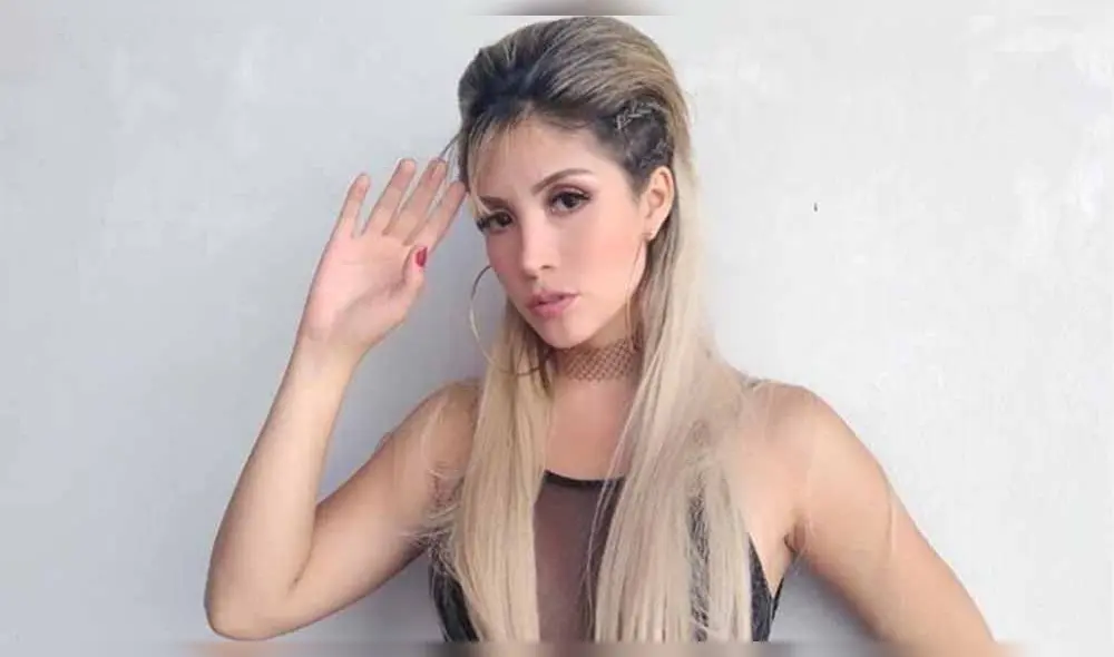 Claudia Serpa sorprende al posar con su guitarra en sensual desnudo artístico Claudia Serpa sorprende al posar con su guitarra en sensual desnudo artístico