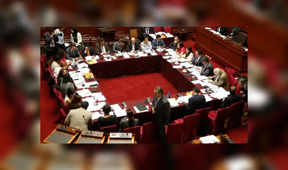 Aprueban proyecto que prohíbe la publicidad estatal en medios privados