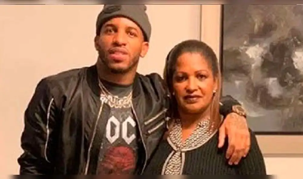 Jefferson Farfán le tiene gran cariño a su madre.