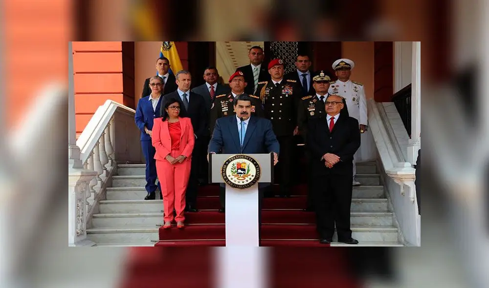 En compañía de ministros y militares, Nicolás Maduro resaltó al interferón cubano como herramienta en contra del coronavirus. Foto: EFE En compañía de ministros y militares, Nicolás Maduro resaltó al interferón cubano como herramienta en contra del coronavirus. Foto: EFE