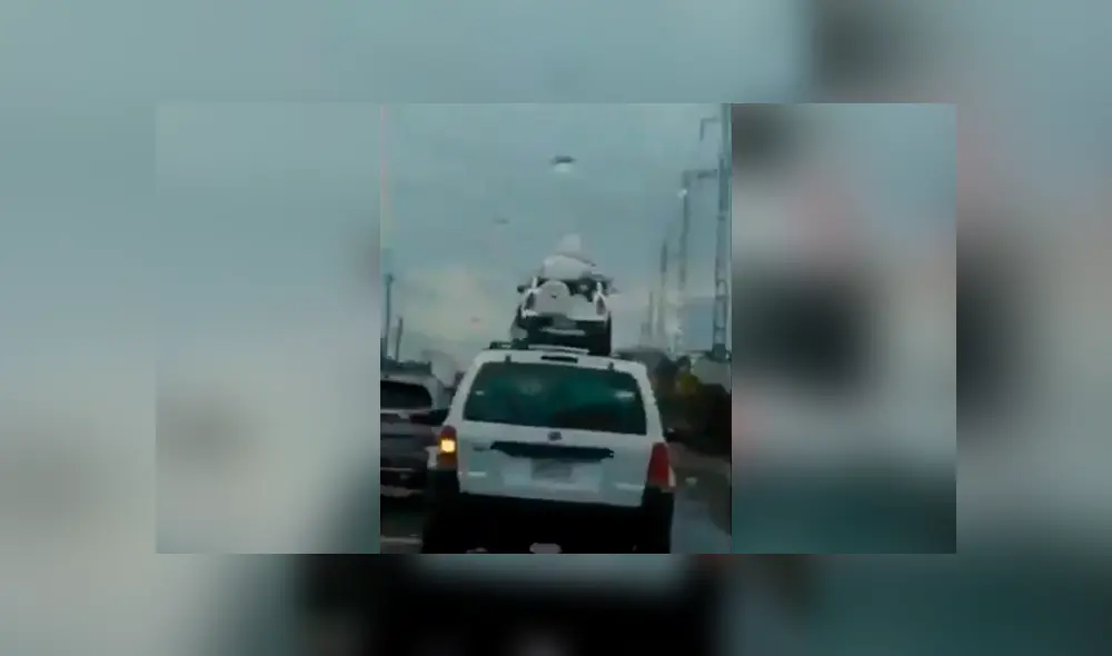 Padres transportaron a sus hijos imprudentemente en México. Foto: Captura/Twitter/Jaliscorojo