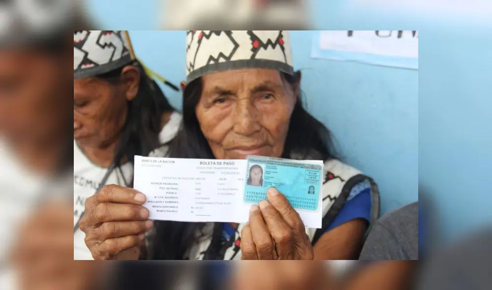 Beneficiarios de comunidades indígenas del Bono Familiar Universal. Foto: Andina