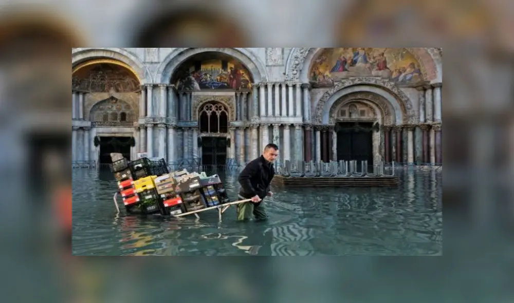 Navidad ‘bajo el agua’: así vivirá Venecia las fiestas tras su peor inundación en los últimos 53 años [FOTOS]
