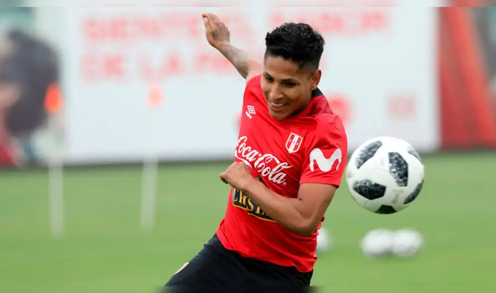 Raúl Ruidíaz hace pícaro comentario sobre su gol con la mano a Brasil