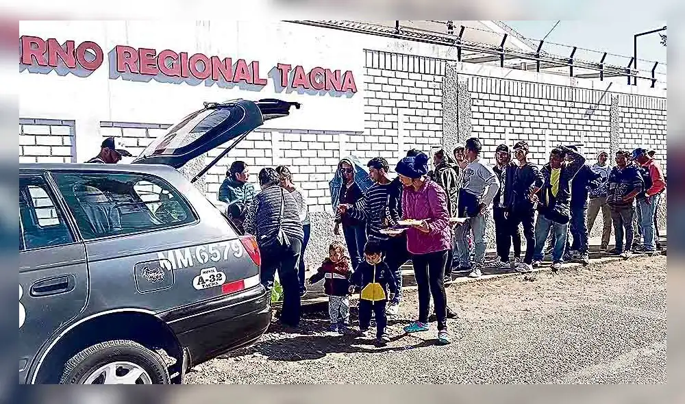 almuerzo. Familias peruanas llevaron almuerzos, en especial para niños y mujeres gestantes. almuerzo. Familias peruanas llevaron almuerzos, en especial para niños y mujeres gestantes.
