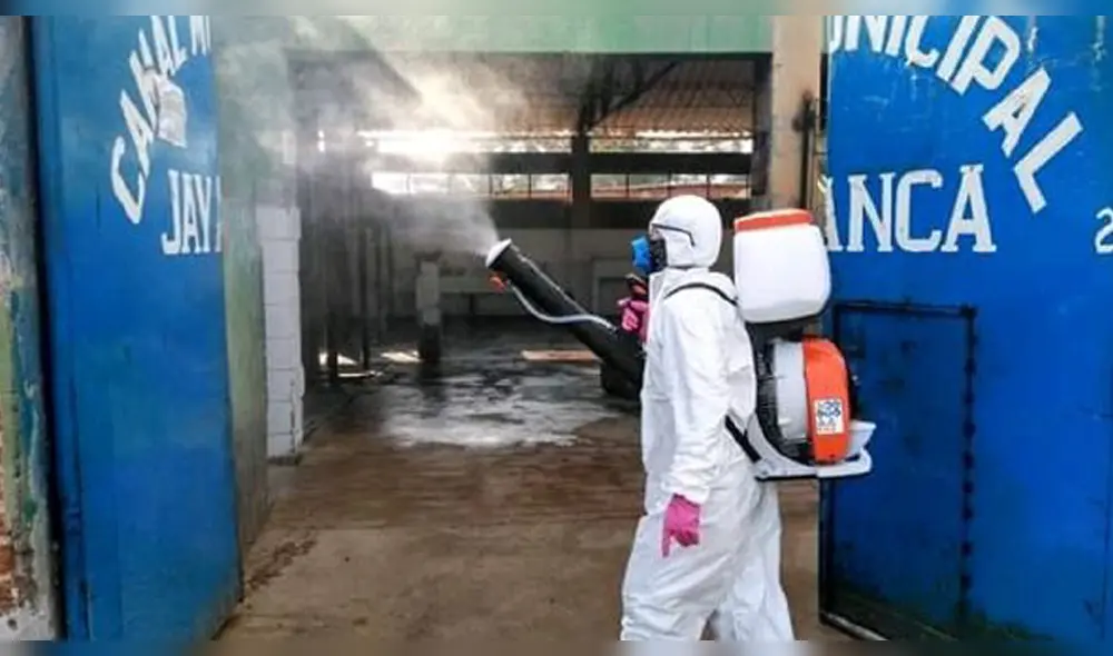 Entre el mercado y el camal, hay un aproximado de 150 personas.