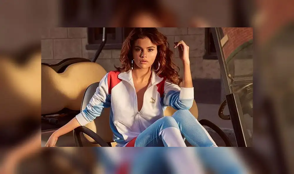 Selena Gomez muestra su increíble outfit al estilo de Jennifer Aniston 