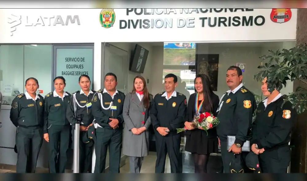 Policía inaugura oficina de información turística en aeropuerto de Cusco. Policía inaugura oficina de información turística en aeropuerto de Cusco.