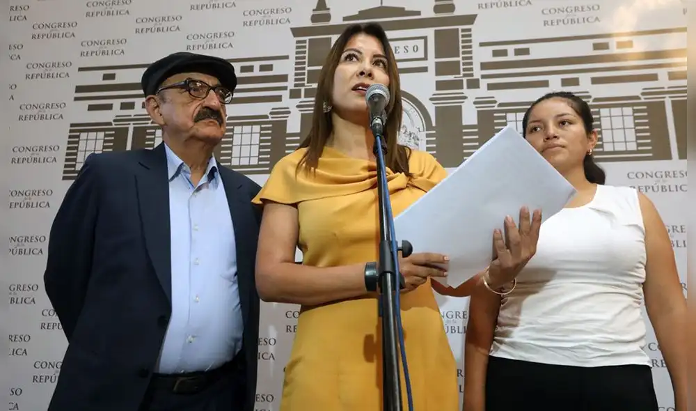 Fiscalía investiga a congresista electa Mónica Saavedra Fiscalía investiga a congresista electa Mónica Saavedra