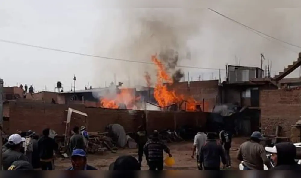 Incendio en carpintería dejó daños materiales, en la ciudad de Juliaca. Incendio en carpintería dejó daños materiales, en la ciudad de Juliaca.