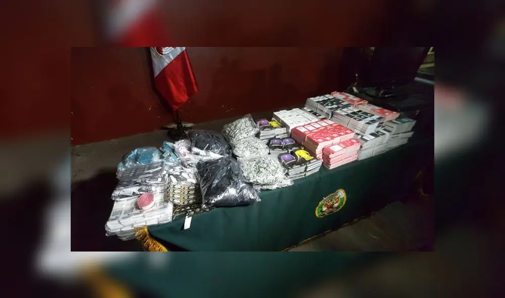 Agentes incautaron 1 011 panchas con billetes de 50 soles impresos. (Foto: Grace Mora / La República)