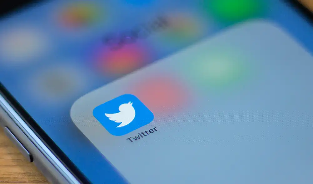 Los usuarios ahora podrán elegir quién puede responder a sus tweets. | Foto: Alastair Pike / AFP