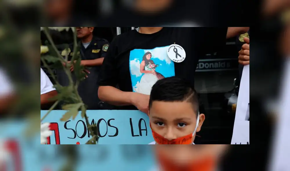 Realizaron plantón en McDonald’s de Miraflores para exigir justicia por muerte de jóvenes trabajadores