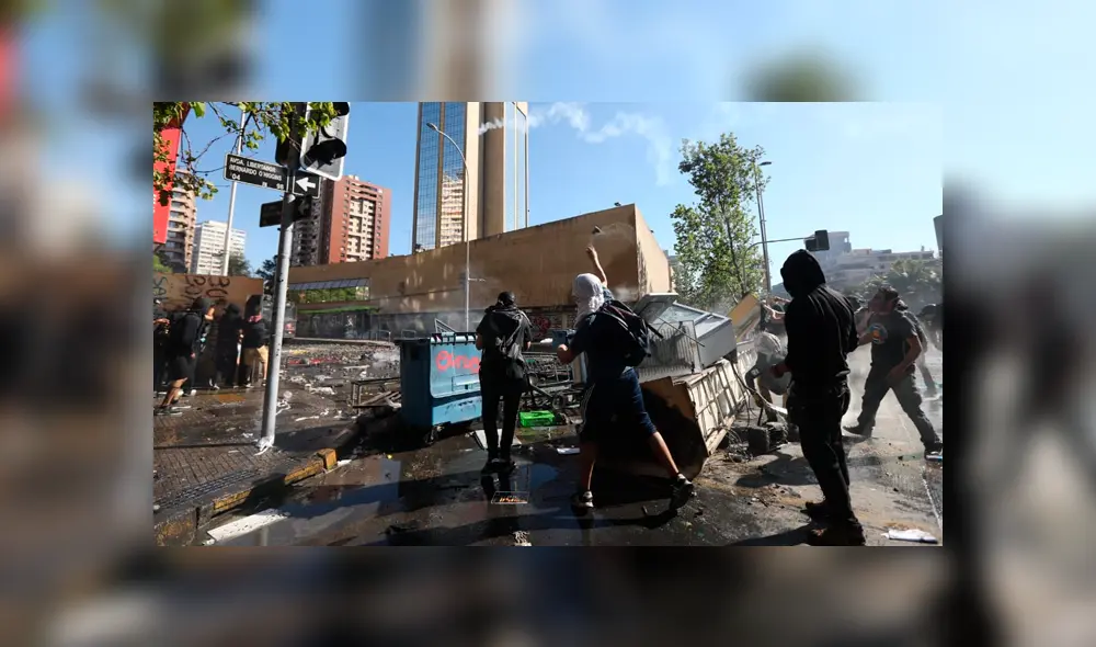 Las fotos que muestran la violencia y caos que impera en Chile. Fotos: Jorge Cerdán. Las fotos que muestran la violencia y caos que impera en Chile. Fotos: Jorge Cerdán.