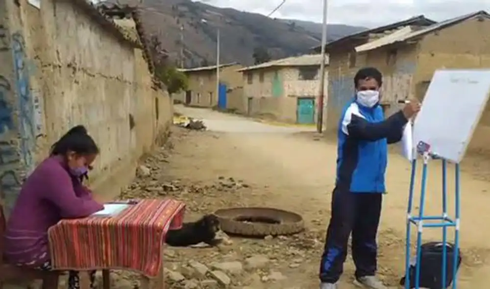 Ames ha ganado el Premio Maestro Excelencia 2019, XXVIII Premio Horacia Zevallos Gámez 2019, Buenas Prácticas Docente 2018 y fue finalista del premio El Maestro que Deja Huella 2017. (Foto: Captura de video) Ames ha ganado el Premio Maestro Excelencia 2019, XXVIII Premio Horacia Zevallos Gámez 2019, Buenas Prácticas Docente 2018 y fue finalista del premio El Maestro que Deja Huella 2017. (Foto: Captura de video)