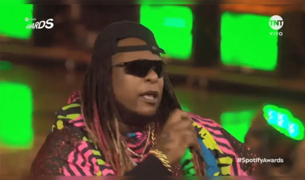 La presentación cautivó al público boricua, quienes no dejaron de bailar durante el performance. (Foto: Captura)