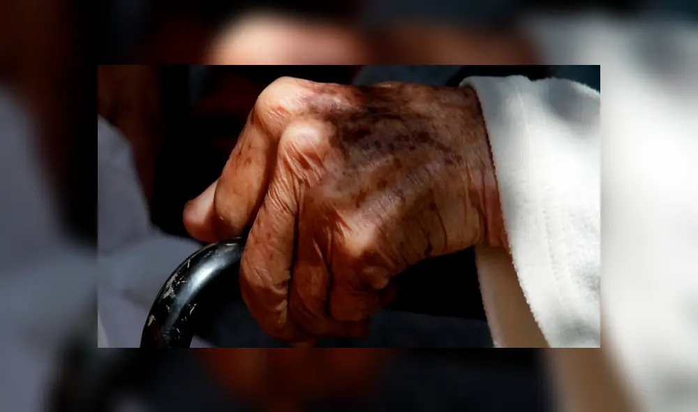 El acusado llegó a retirar más de 300 mil euros y disfrutaba del dinero con su actual pareja. Ahora, deberá pagar una indemnización a la heredera de su suegra.