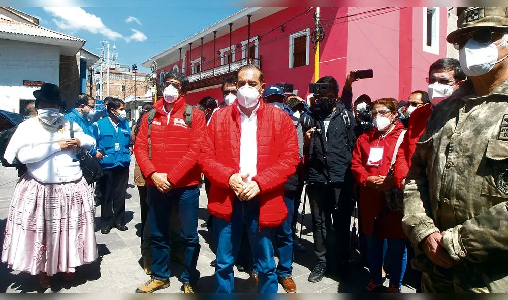 visita. Martos llegó a Puno para analizar las acciones adoptadas frente a la pandemia. visita. Martos llegó a Puno para analizar las acciones adoptadas frente a la pandemia.