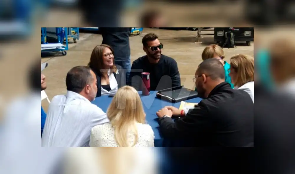 El cantante se reunió con los alcaldes representantes de los distritos afectados. (Foto: TMZ.COM)